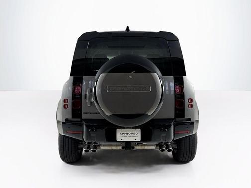 Silicon Silver 2025 Land Rover Defender P500 X-Dynamic SE