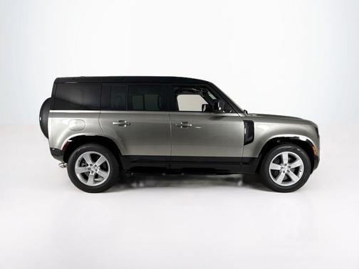 Silicon Silver 2025 Land Rover Defender P500 X-Dynamic SE
