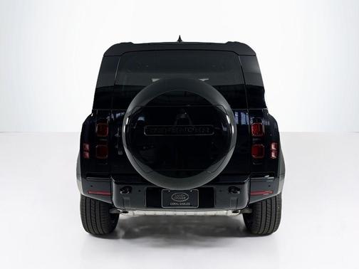2025 Land Rover Defender P400 X-Dynamic SE