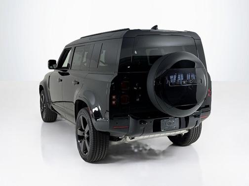 2025 Land Rover Defender P400 X-Dynamic SE