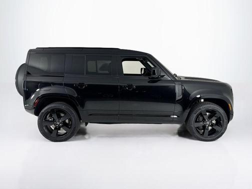 2025 Land Rover Defender P400 X-Dynamic SE
