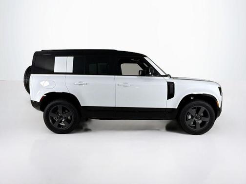 Fuji White 2026 Land Rover Defender P400 X-Dynamic SE