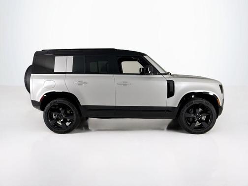 2026 Land Rover Defender 110 X-Dynamic SE