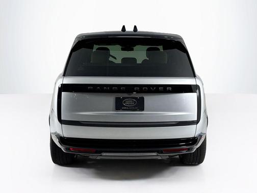 2025 Land Rover Range Rover P400 SE