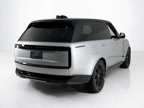 2025 Land Rover Range Rover P400 SE