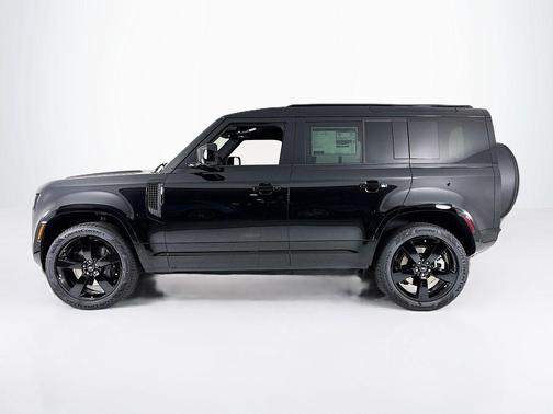 2025 Land Rover Defender P400 X-Dynamic SE