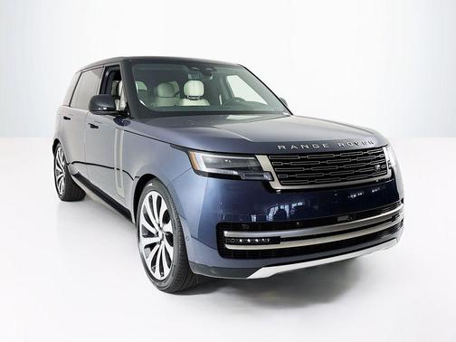 2025 Land Rover Range Rover P400 SE 7 Seat