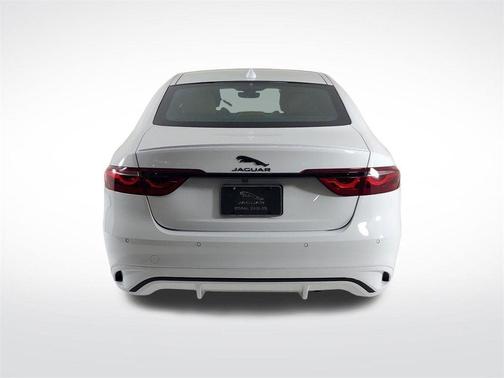 2024 Jaguar XF R-Dynamic SE