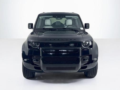 2025 Land Rover Defender P400 X-Dynamic SE