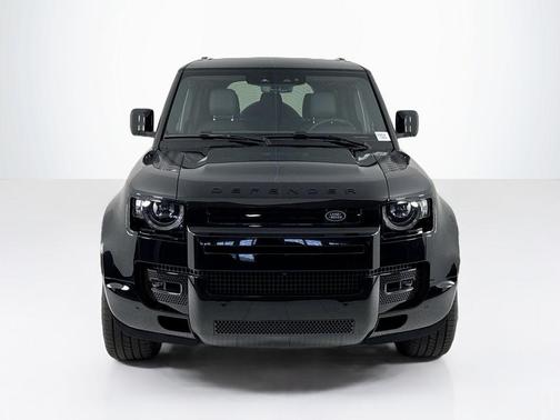 2025 Land Rover Defender P400 X-Dynamic SE