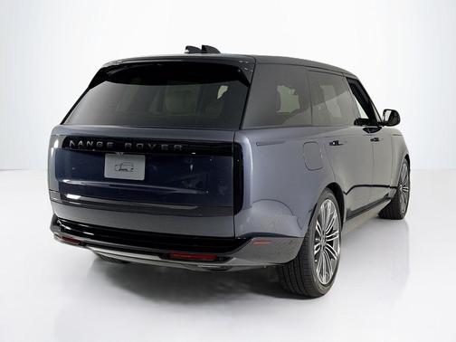 2025 Land Rover Range Rover P400 SE 7 Seat