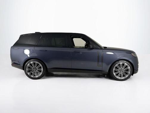 2025 Land Rover Range Rover P400 SE 7 Seat