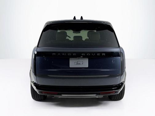 2025 Land Rover Range Rover P400 SE 7 Seat