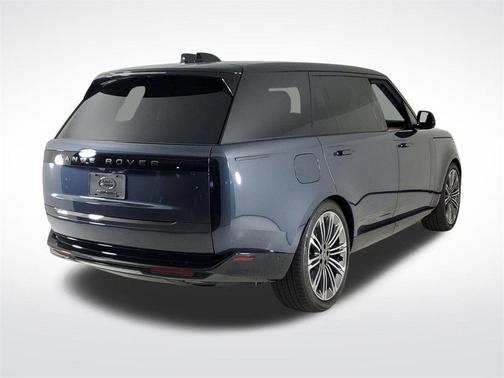 2025 Land Rover Range Rover P400 SE 7 Seat