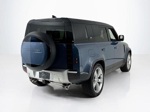 2024 Land Rover Defender P500 SE