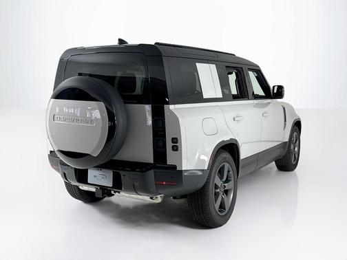 2026 Land Rover Defender 110 S