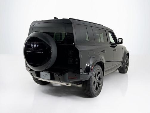 2026 Land Rover Defender 110 X-Dynamic SE