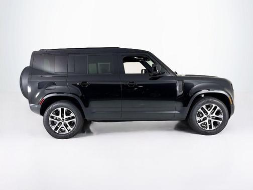 2025 Land Rover Defender P300