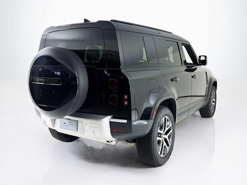 2025 Land Rover Defender P300