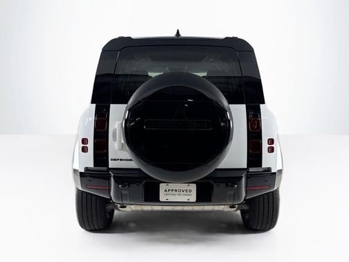 2025 Land Rover Defender P400 X-Dynamic SE