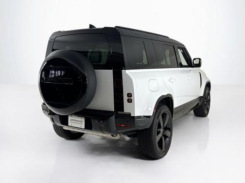 2025 Land Rover Defender P400 X-Dynamic SE