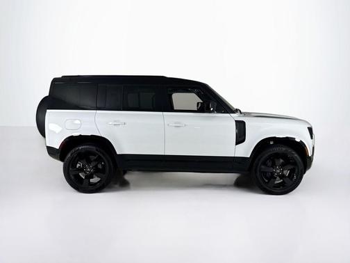 2025 Land Rover Defender P400 X-Dynamic SE