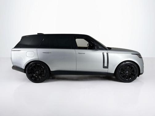 2025 Land Rover Range Rover P530 SE 7 Seat