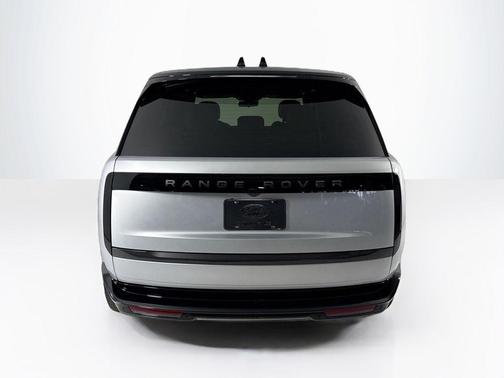 2025 Land Rover Range Rover P530 SE 7 Seat