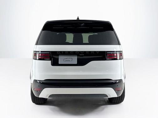 2025 Land Rover Discovery P300 Dynamic SE