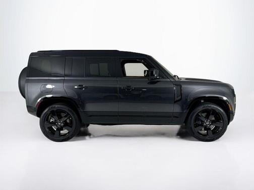 2025 Land Rover Defender P400 X-Dynamic SE