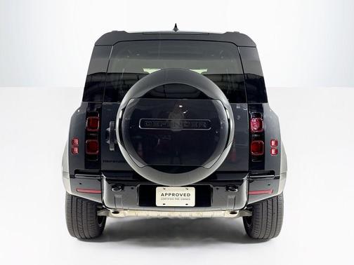 2025 Land Rover Defender P400 X-Dynamic SE