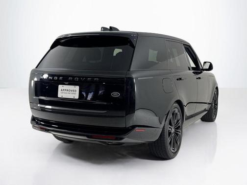 2023 Land Rover Range Rover P530 SE