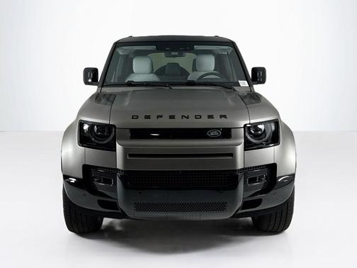 2025 Land Rover Defender P400 X-Dynamic SE