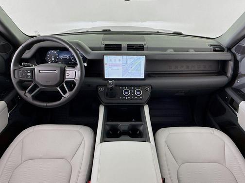 2025 Land Rover Defender P400 X-Dynamic SE