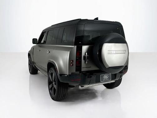 2025 Land Rover Defender P400 X-Dynamic SE