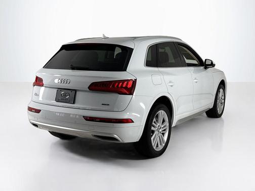 2020 Audi Q5 40 Premium Plus