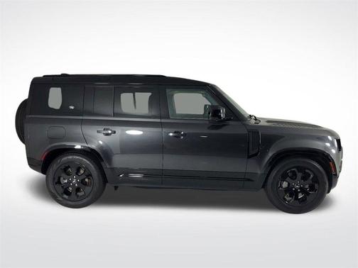 2024 Land Rover Defender P400 X-Dynamic SE