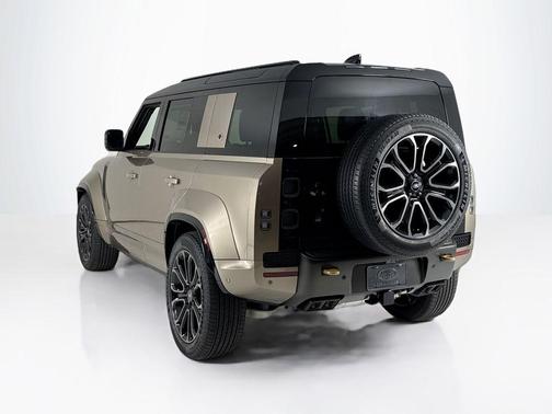 2025 Land Rover Defender V8