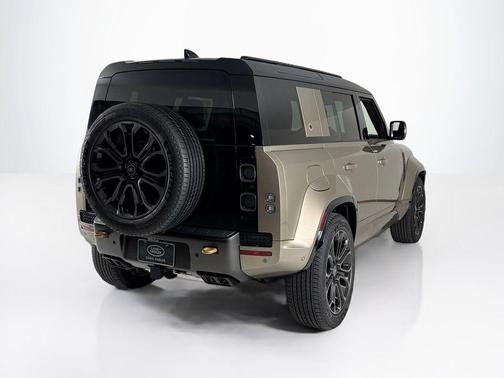 2025 Land Rover Defender V8