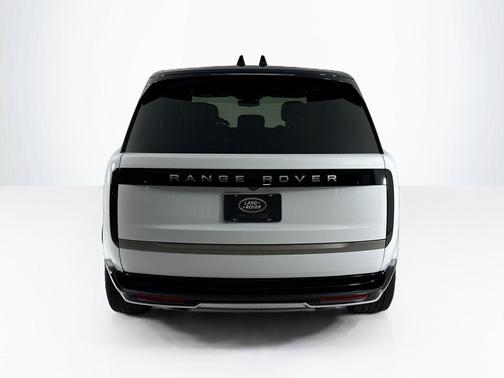 2025 Land Rover Range Rover P530 SE 7 Seat