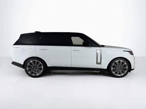 2025 Land Rover Range Rover P530 SE 7 Seat