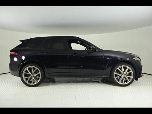 2023 Jaguar F-PACE SVR