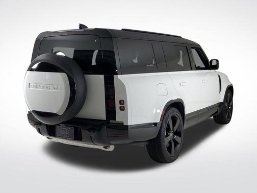 2025 Land Rover Defender P400 X-Dynamic SE