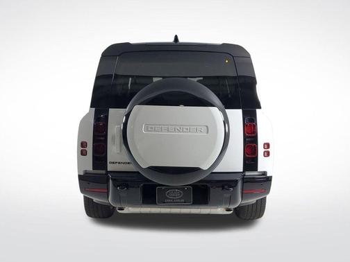 2025 Land Rover Defender P400 X-Dynamic SE