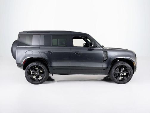 2025 Land Rover Defender P400 X-Dynamic SE