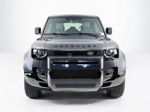 2025 Land Rover Defender P400 X-Dynamic SE