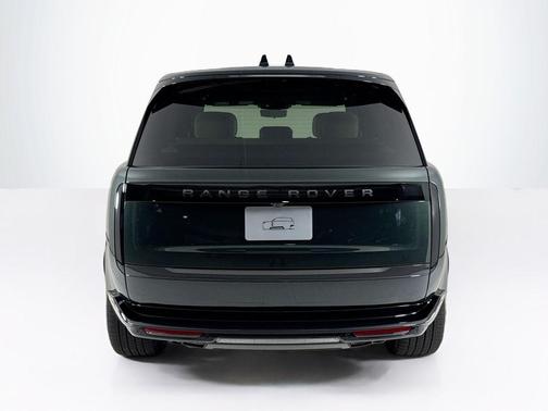 2025 Land Rover Range Rover P530 SE