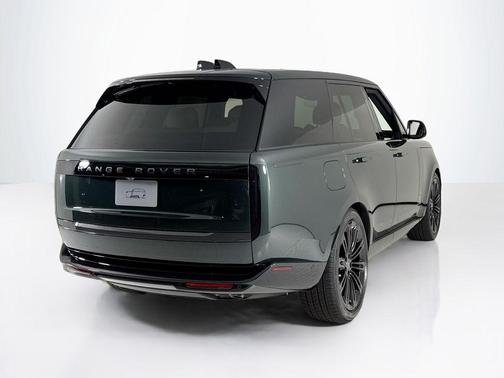 2025 Land Rover Range Rover P530 SE