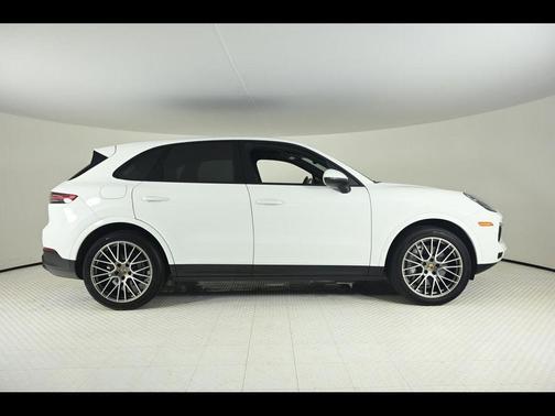 2022 Porsche Cayenne Base