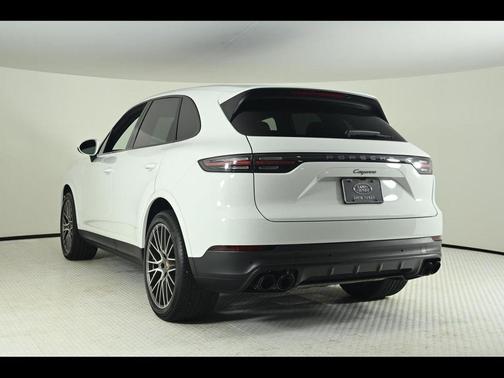 2022 Porsche Cayenne Base